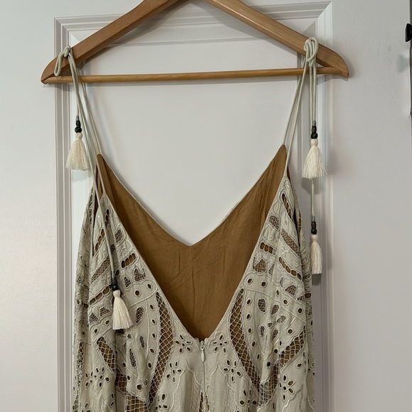 Small White Dress perfect for all things bridal! - Picture 3 of 5